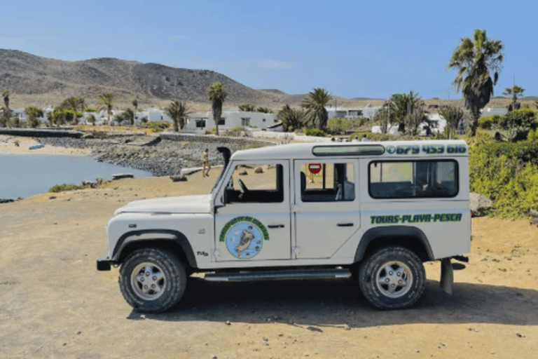 La Graciosa: North Island 4x4 Tour with Beach Stops
