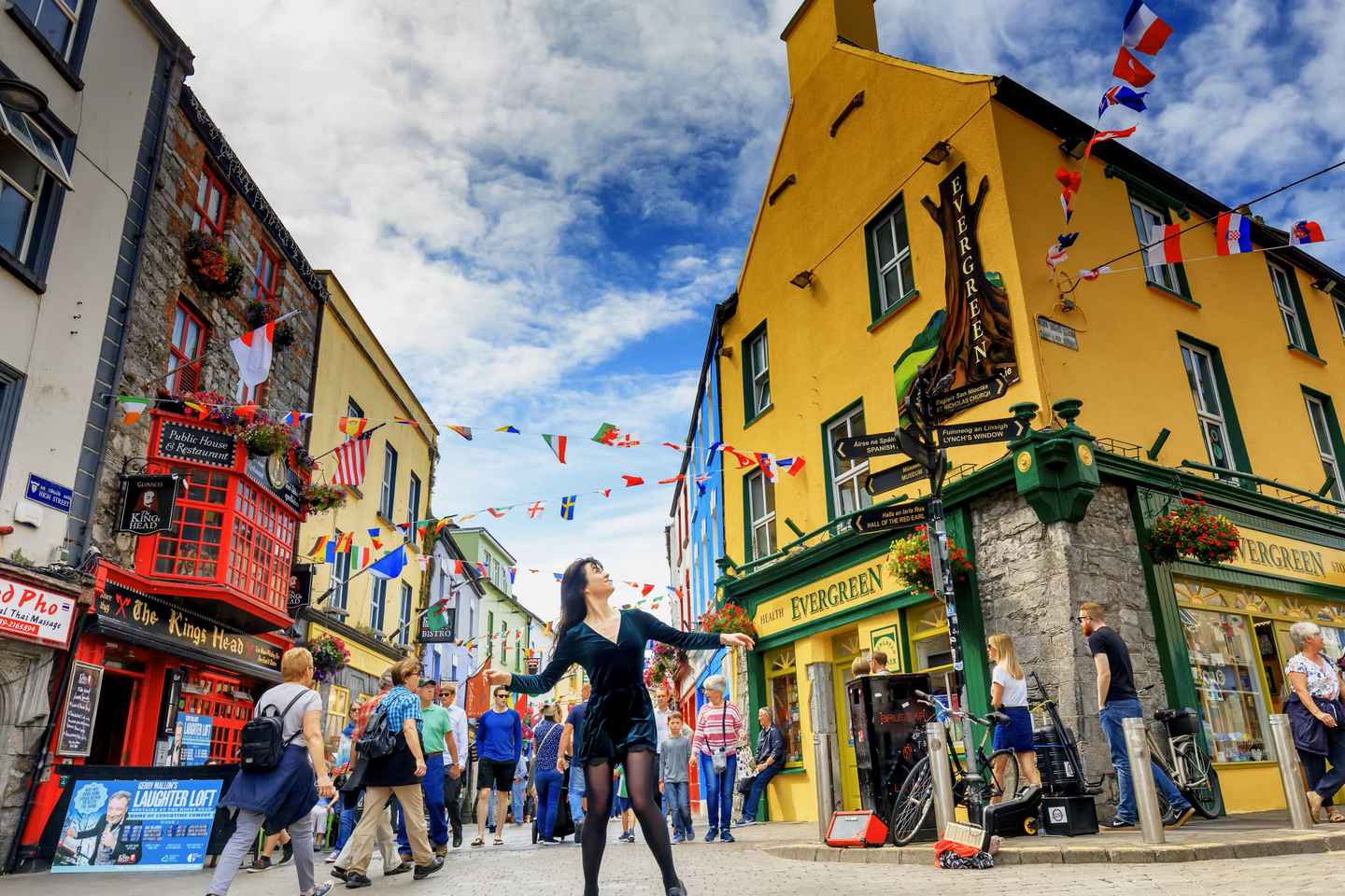 Galway City: Evening Guided Walking Tour of Galway City