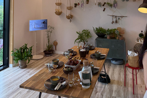 Busan: Korean Cooking Class with Kimchi and Gimbap