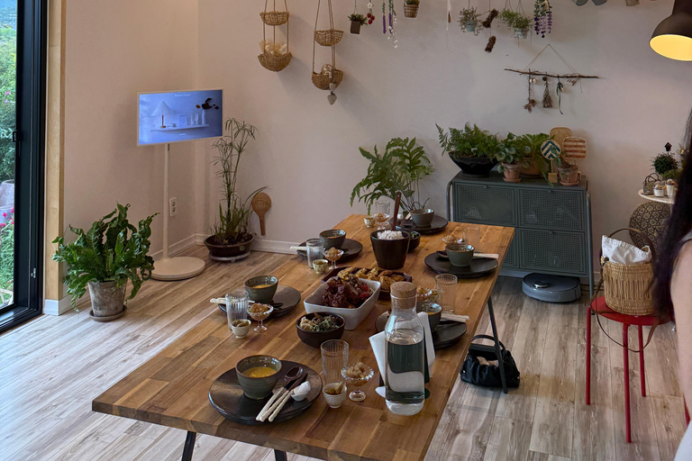 Busan: Korean Cooking Class with Kimchi and Gimbap