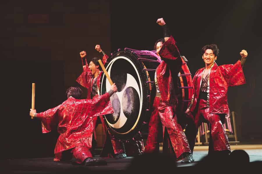 Kyōto: Ticket für die japanische Taiko-Trommel-Show TAO mit 1 Getränk. Foto: GetYourGuide Kyōto: Ticket für die japanische Taiko-Trommel-Show TAO mit 1 Getränk. Foto: GetYourGuide