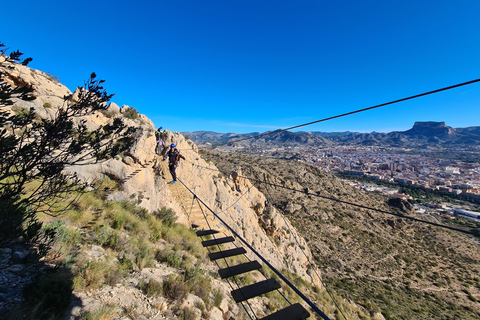 Elda : Ferrata Bolón, tirolina récord.