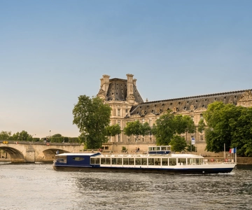 Paris: Seine River Panoramic Views Dinner Cruise