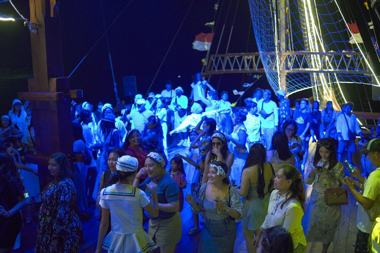 Bali: Phinisi Sunset Dinner Cruise with EntertainmentWith Transfer Ubud Area