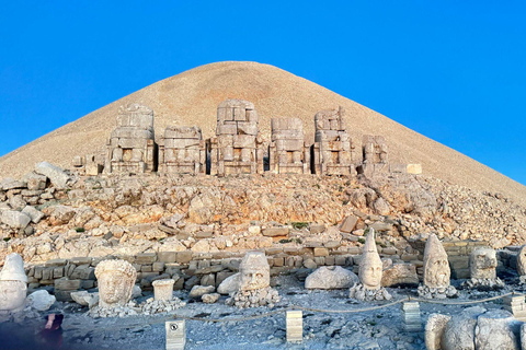 Da Istanbul: Göbekli Tepe e Monte Nemrut Tour di 2 giorniDa Istanbul: tour giornaliero di Göbekli Tepe e Şanlıurfa