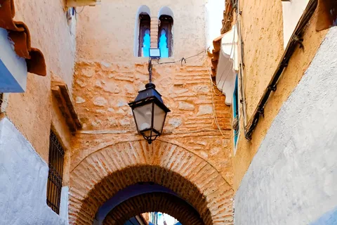 Au départ de Fès : Chefchaouen Excursion d'une journée avec chauffeur pour un groupe de 8 personnes