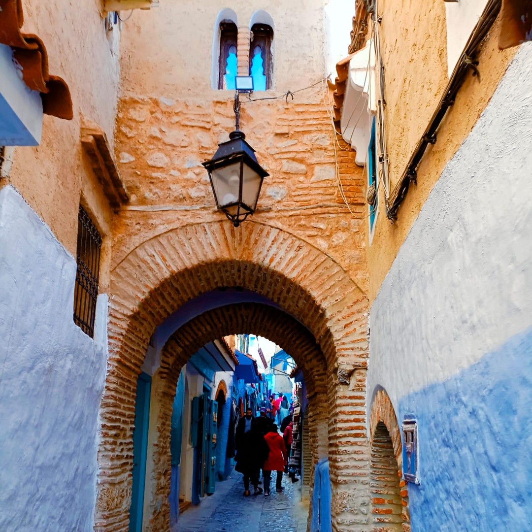 Au départ de Fès : Chefchaouen Excursion d'une journée avec chauffeur pour un groupe de 8 personnes - medina