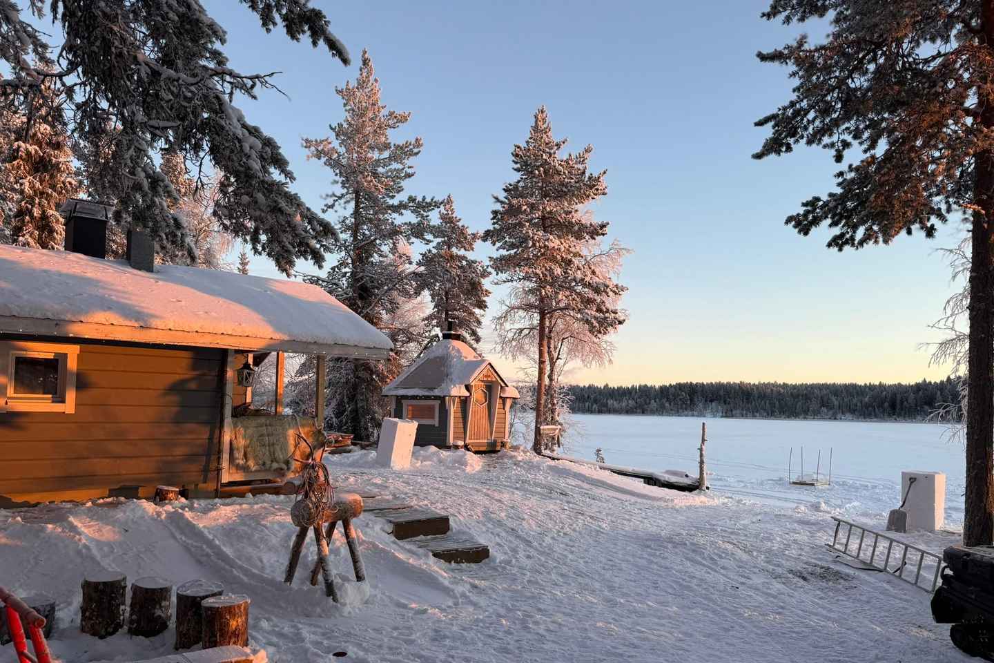 Леви: Снегоходные прогулки и ферма северных оленей