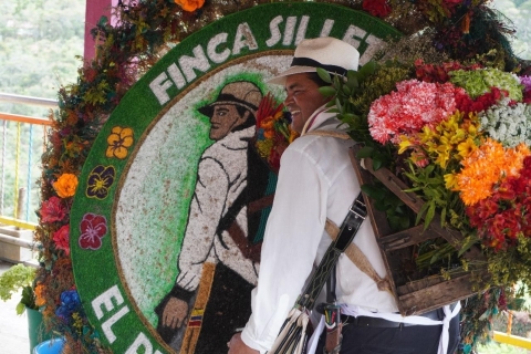 Tour privé in Santa Elena+Bosque Aventura+tour de flores