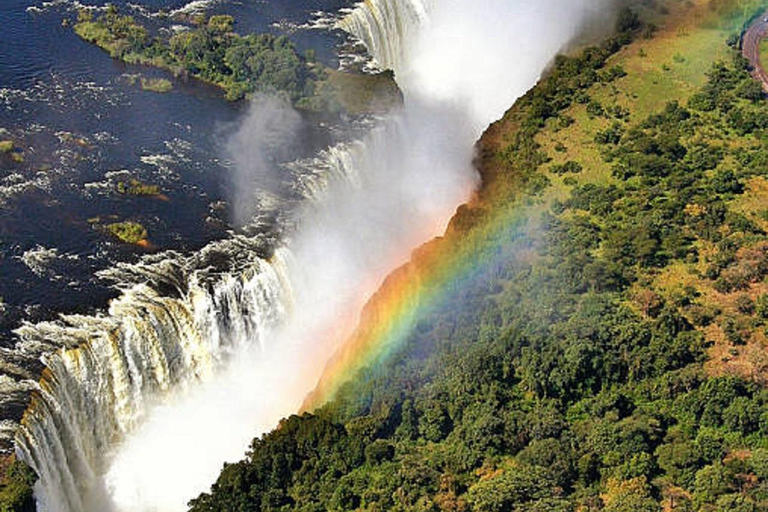 Aventura de lujo de un día en las cataratas Victoria con vuelo en helicóptero
