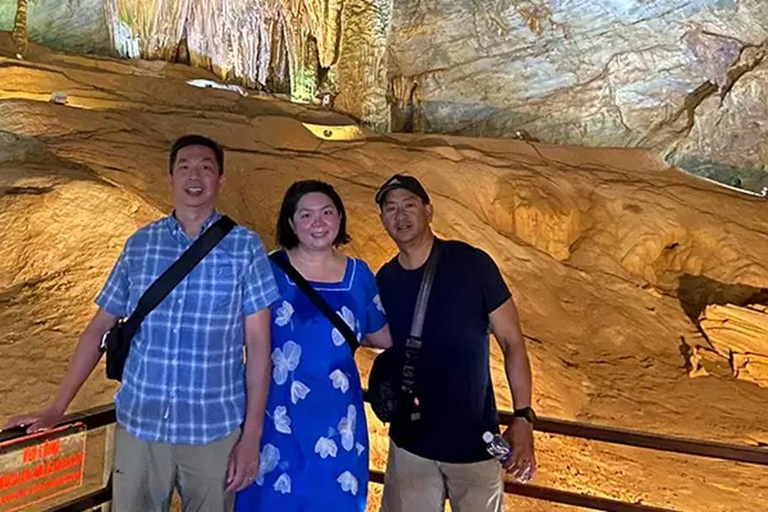 VISITA ALLA GROTTA DI PHONG NHA TOUR DI GRUPPO DI 1 GIORNO DA HUE