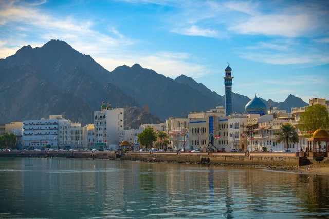 Visit Muscat Full-Day Private City Tour by luxury Car with Guide in Muscat