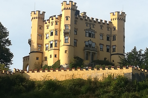 Monachium: Zamek Neuschwanstein i pałac Linderhof - 1-dniowa wycieczkaMonachium: Jednodniowa wycieczka do zamku Neuschwanstein i pałacu Linderhof