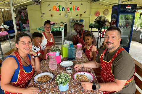 Aonang: Thaise kookles met markt- en moestuintourAonang: Thaise kookles met markt- en keukentuintour