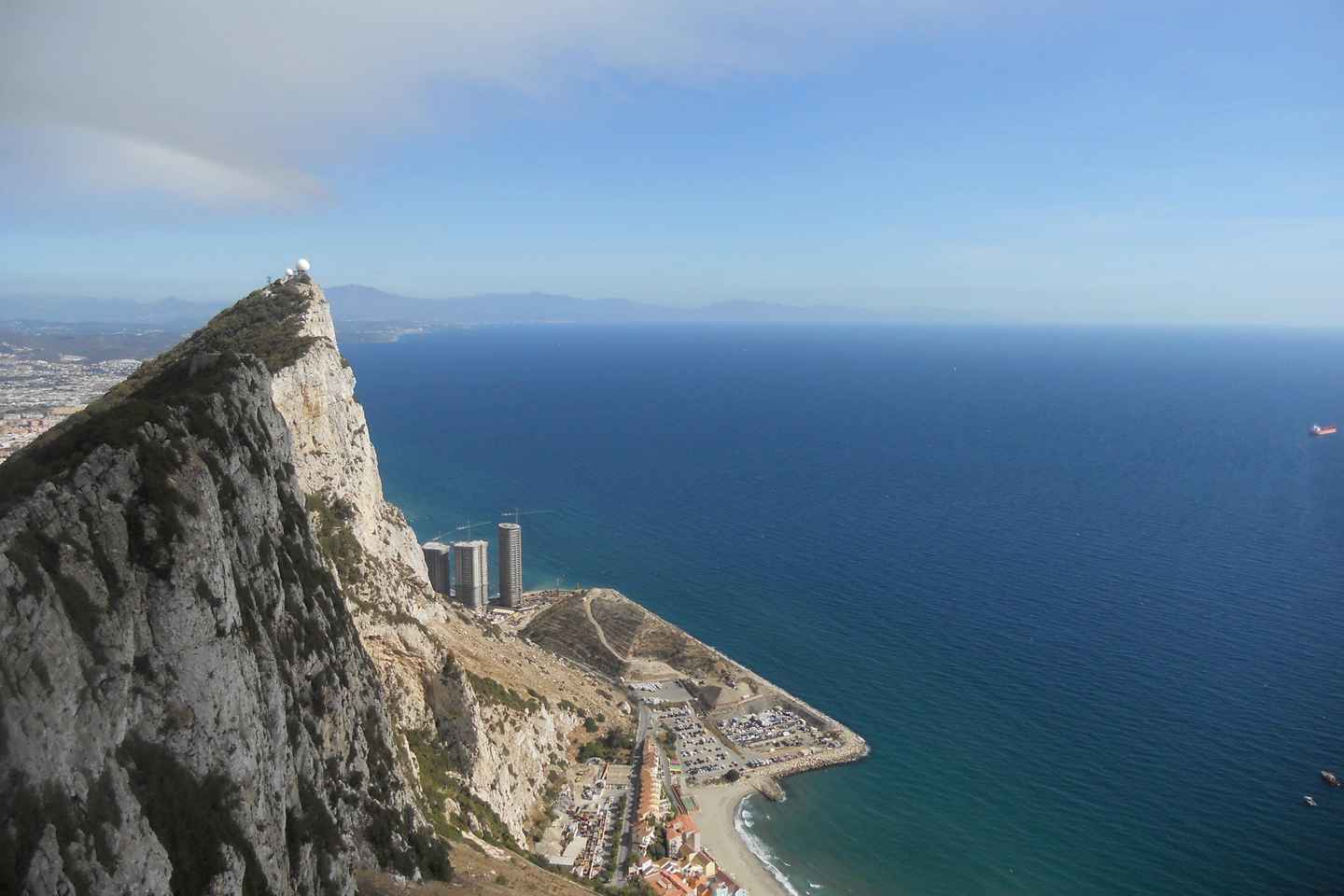 Sotogrande: Avventura in Barca a Vela nello Stretto di Gibilterra
