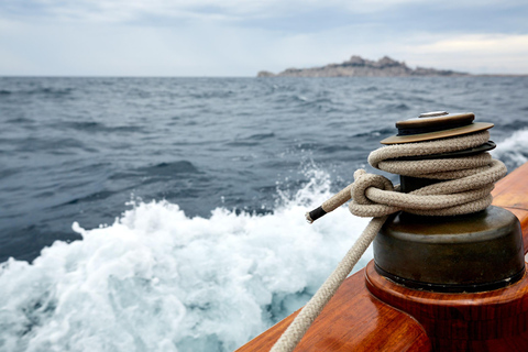 Marseille: Half-Day Calanques Sailing Tour and Snorkeling Marseille: Half-day Sailing Cruise with swimming