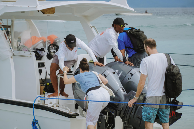 Depuis Bali : Snorkeling 3 Spots avec GoPro &amp; West Penida TourPlongée en apnée avec transfert aller-retour à Bali