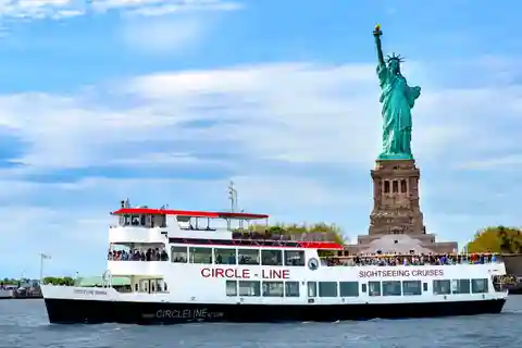 NYC: Circle Line 1-Hr Statue of Liberty Skip-The-Line Cruise