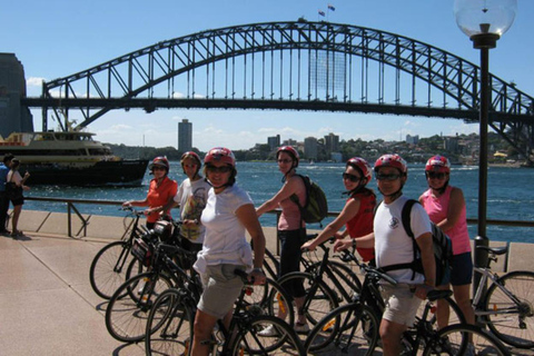 Sydney Street Food Tour: 8 Tastings & Drink by a Local Guide Sydney : 3 Hours Private Food Tasting Walking Tour