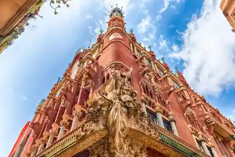 Barcellona - il gioiello del Mediterraneo. 4 ore