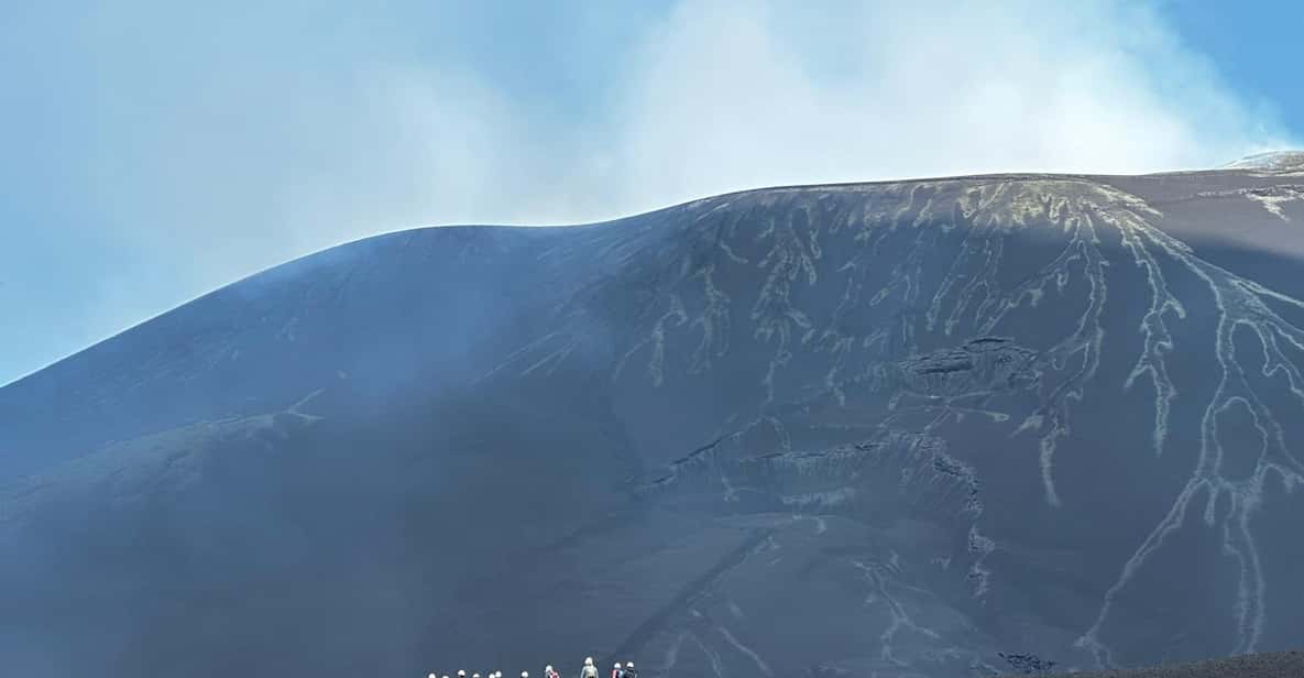 Afbeelding 4 van Onze Etna-excursie vanuit Catania met de kabelbaan en een 4x4 tot 3340 meter.