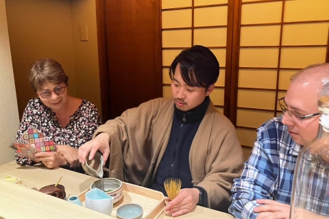Nara: Całkowicie prywatna wycieczka, podczas której poznasz swoją ulubioną herbatę奈良: 伝統的日本家屋で日本茶と伝統工芸に触れる 90分コース