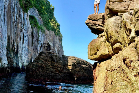 Exclusive Experience in Rio's Secret Paradise with Turtles and Stand-Up Paddleboarding