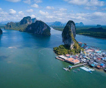 Phang Nga Bay: Early Bird James Bond & Beyond Tour