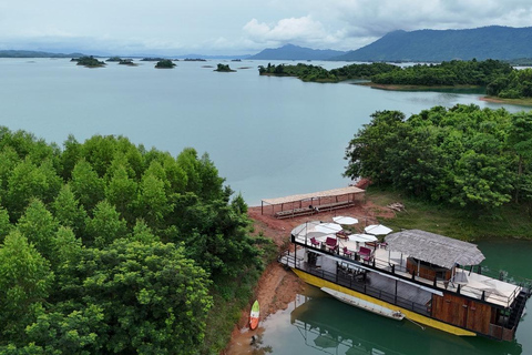 Lunch cruise on Vang Vieng Lake