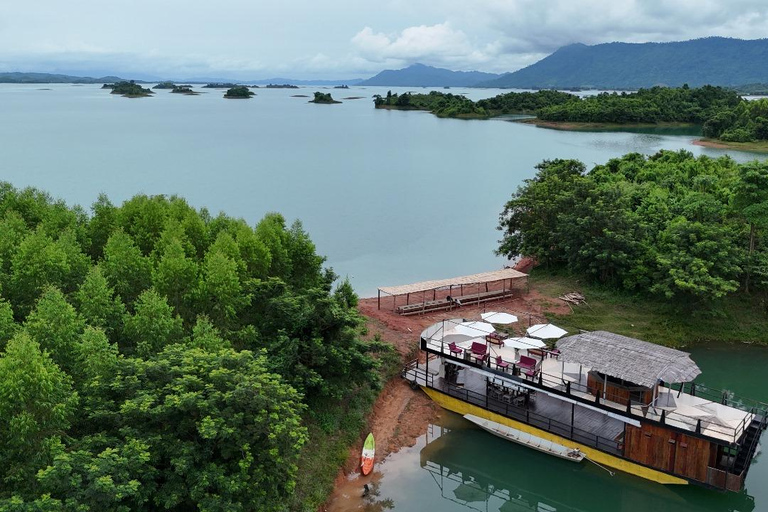 Lunch cruise on Vang Vieng Lake