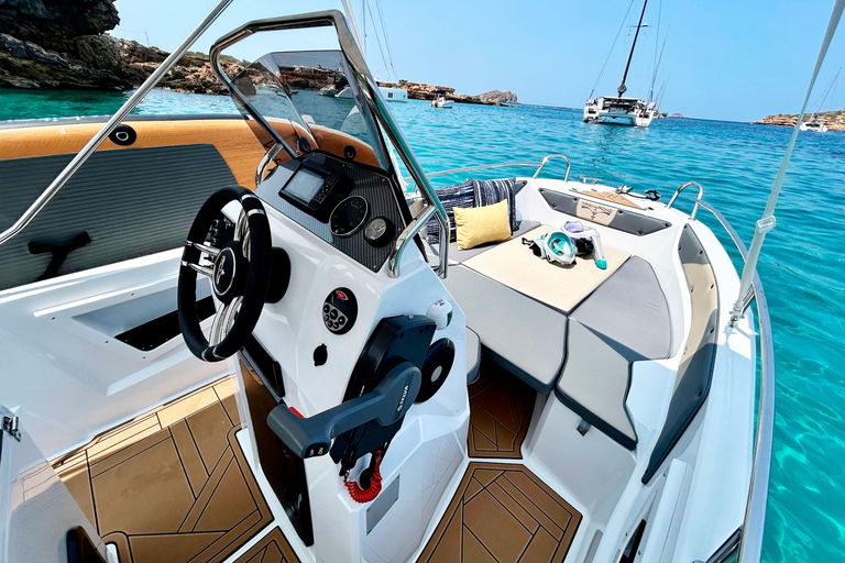 San Antonio: Tour Ibiza by boat. No license required, 6 people. Snorkeling and SUP