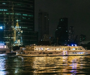 Bangkok: Alangka Luxury Buffet Dinner Cruise With Live Music