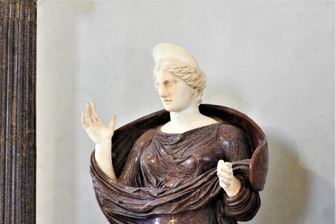 Paris : Louvre Museum Skip-the-Line small group guided Tour Tour in English