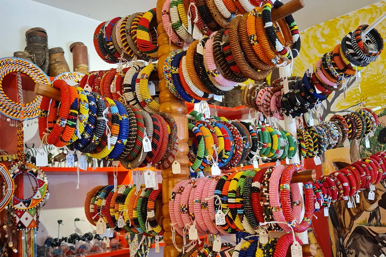 Private Cultural Souvenir Shopping and Giraffe Center Tour