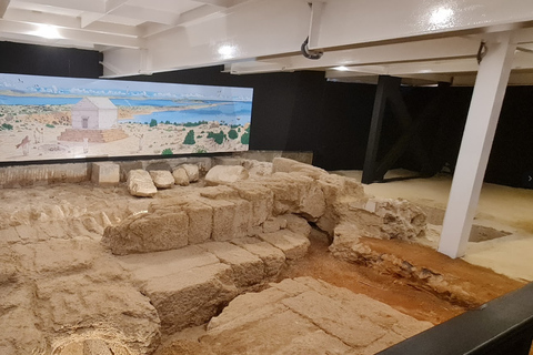 Cadiz: Guided Tour of the Bishop's Palace, the Roman Theater, and the Cadiz Museum Cadiz: Guided tour of the Bishop's Chancery, the Roman Theater, and the Cadiz Museum.