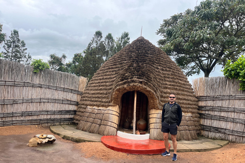 Kigali: Tour cultural por el palacio real, el museo y el memorial.Kigali: Visita cultural al palacio real, el museo y el memorial