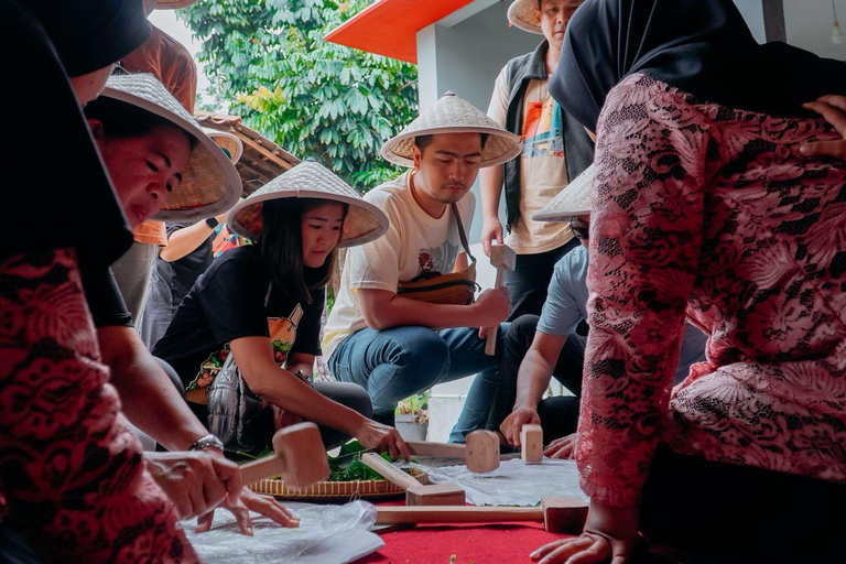 Yogyakarta: Village Tour, Gamelan, Dance & Batik with Lunch