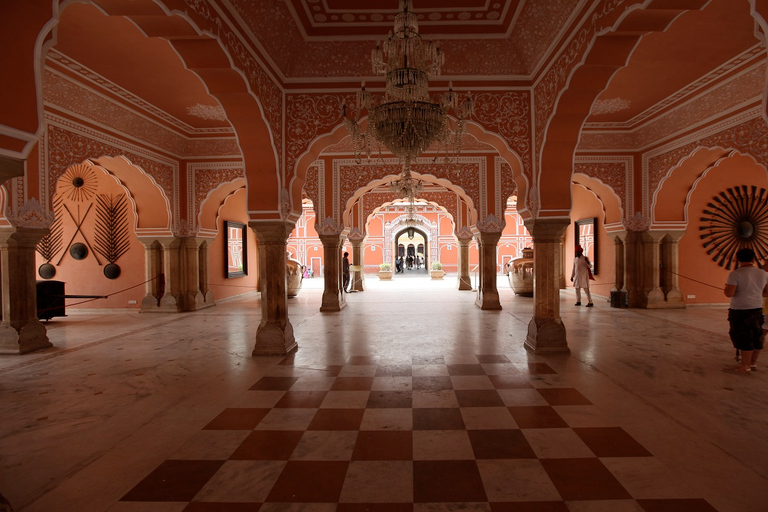 Jaipur: een grote erfgoedtour op dezelfde dag - Heritage Rajasthantour met lunch, monumententicket, alleen auto- en lokale gids.