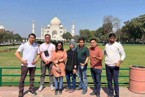 From Delhi: Taj Mahal & Agra Trip by Gatimaan Express Train All Inclusive Chair Car Train, Car, Guide, Ticket, Lunch