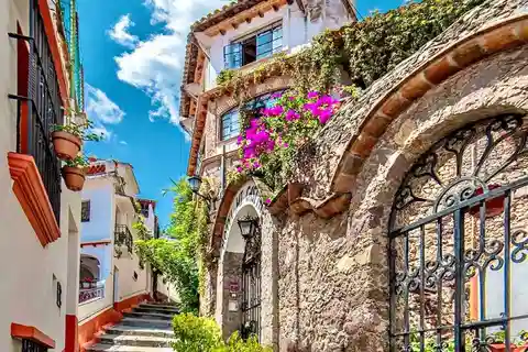 Taxco: Magic Alleys and Night Myths Experience