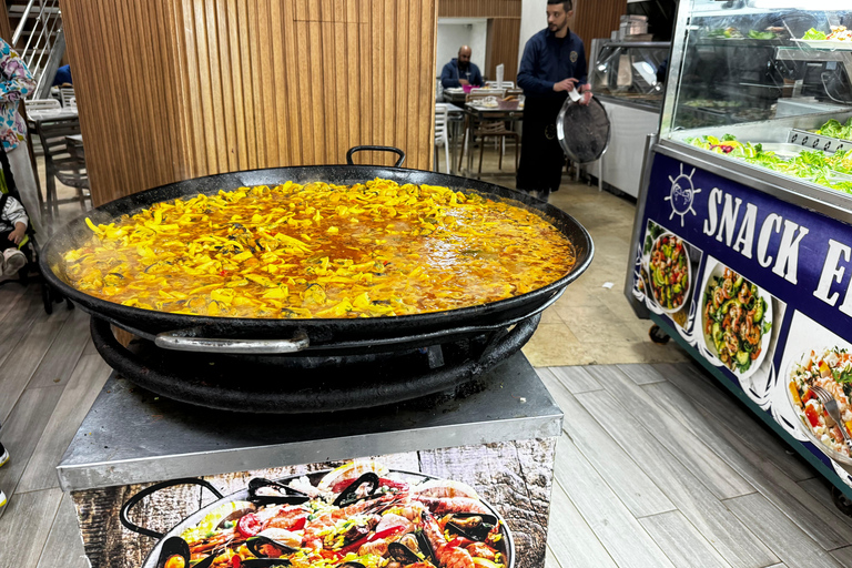 Visite nocturne de la ville de Marrakech et dîner traditionnel marocain