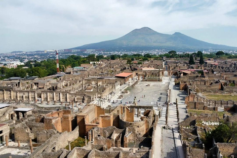 From Rome: Pompeii and Amalfi Coast Trip with Guide