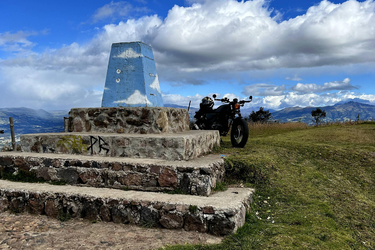厄瓜多尔基多伊拉洛火山徒步之旅厄瓜多尔基多伊拉洛火山徒步旅行