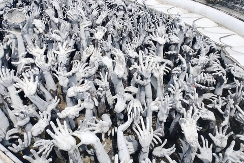 Excursión a los templos rojo, azul y blanco y a las aguas termales desde Chaing MaiTemplos rojos, azules y blancos y viaje a aguas termales desde Chaing Mai