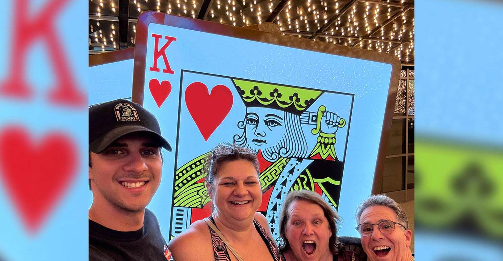 Small Group Vegas Strip Walking Tour with Free Drink