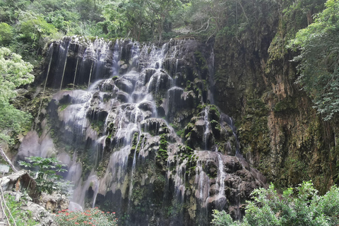 Visite guidée du parc de Tolantongo avec transport aller-retour