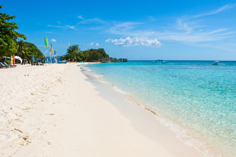Boracay: Island Hopping & Snorkeling Tour with Buffet Lunch Boracay: Island Hopping Tour with Snorkeling Gear