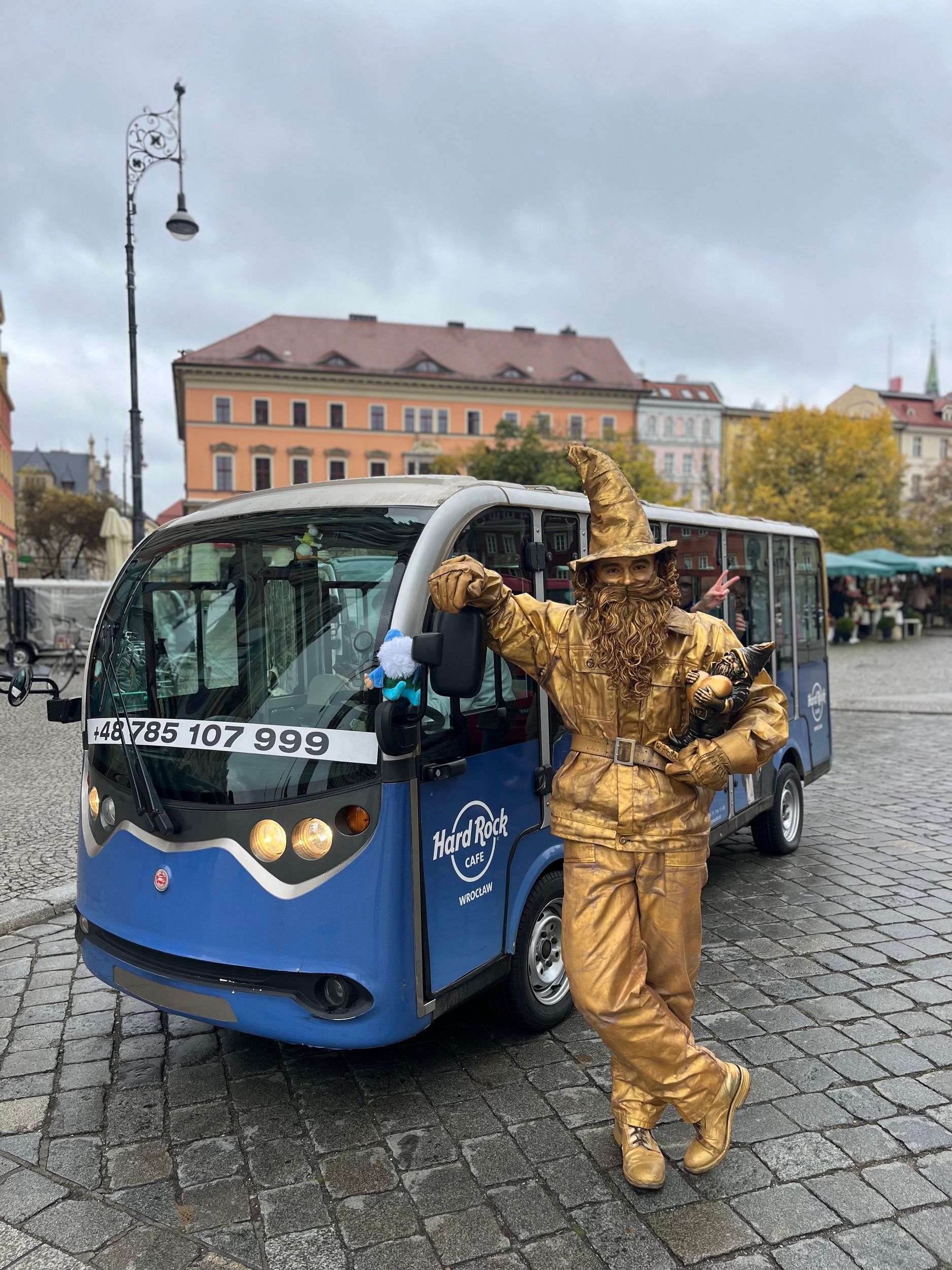 Breslau: Zwerge und Sightseeing mit dem E-Auto