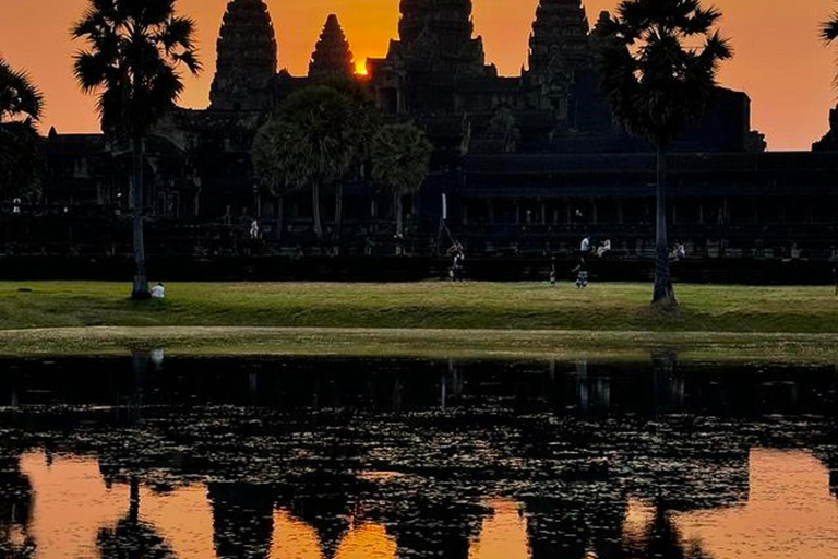 Siem Reap: Small Group Tour 1 day at Angkor with sunrise Small Group Tour in Spanish