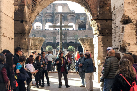 Rome: Colosseum, Roman Forum & Palatine Hill Tour Colosseum, Forum, and Palatine Hill Guided Tour in Italian